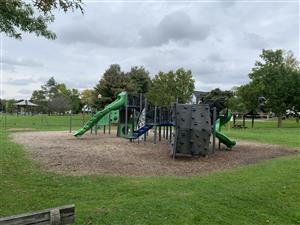 Broadway Park Playground 